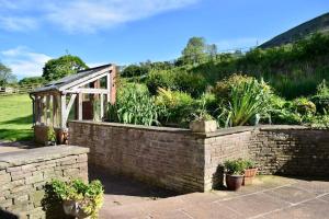 Luxury Spacious Country Home w Mountain Views