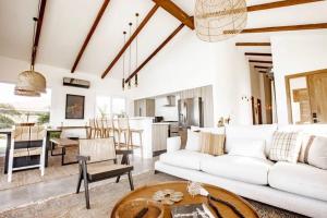 CASA ROSA 49’ - Playa Venao Beach