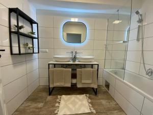 Central & Modern in Trendy Area l HG22