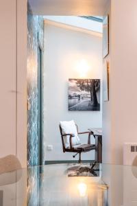 Veeve - A Story in Stone