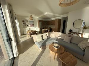 Frosini Seafront Loft