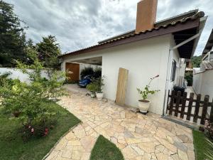 Casa condomínio 8 pessoas, piscina, churrasqueira