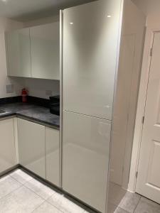 LUXURY 3 BED HOME with MULTIPLE FREE PARKING BAYS Early Check-in Late Check- Out Allowed