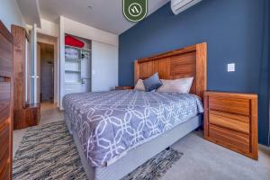 Apt with Private Balcony - Beach Access