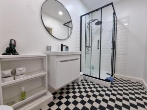 City Inn River view 2 Bedroom apartment with parking