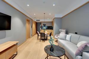 Deo Plaza Apartments