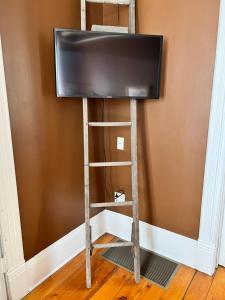 iKlektik House Cardinal