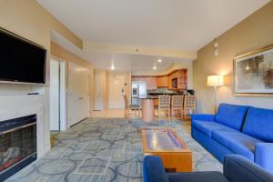 Princess II Suite PlatinumBalcony Strip Views
