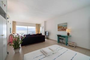 Beautiful studio with great sea view