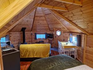 The Hive - Unique log cabin with wood burning stove