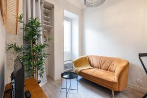 Le PETIT JEAN- CENTRAL PRES GARE ET TRAM - supermarchés - WIFI -