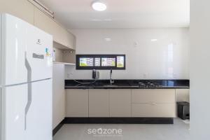 Estúdio moderno a 650m da UFSC - CNT303