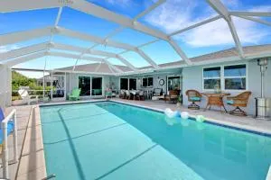 Inviting Lakeview Home l Pool l Close to Beaches - Railroad Islet