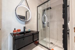 Coeur de La Libé - Ideal couple & FRIENDS - CENTRAL & COSY - TRAM & Supermarkets -AC -Bed XXL