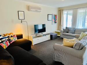 Clampetts Pet Friendly Close to Township