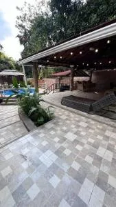 Cabaña con piscina en Minca - 米卡