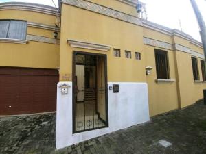 Luxury Apt, fully equipped, near to SJO airport