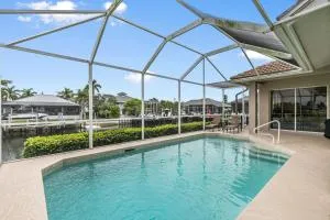 Updated and Luxurious 5BR Waterfront Oasis on Marco Island - Rookery Island