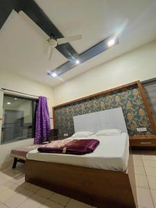 Hotel Maa Chintpurni International