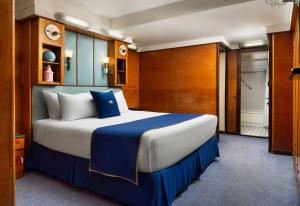 Harbor View Deluxe King room in Queen Mary Hotel