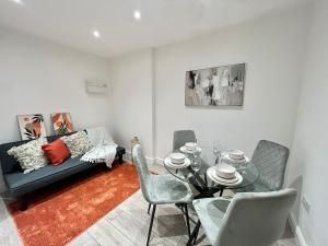 Modern Ealing Broadway Apt -2 mins To Tube & Well-Equipped