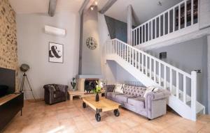 Maisons de vacances Beautiful Home In Les Mes With Outdoor Swimming Pool : photos des chambres