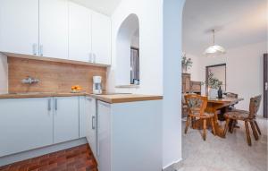 Beautiful Apartment In Barbariga