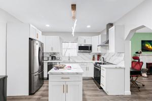 NEW! Havana Nights Villa ! Walk to Calle Ocho!