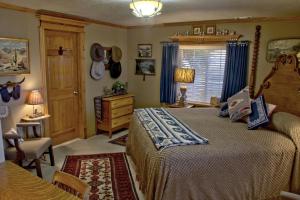 Standard King Room room in Big Yellow Inn