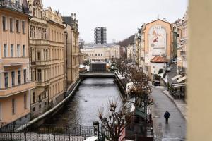 Deluxe 2BDRs Home in Spa District Center