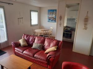 Maisons de vacances Maison renovee 2 chambres, proche foret, terrasse, Saint Jean de Monts - FR-1-323-244 : photos des chambres