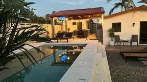 La Casa de Papi. - Parrita