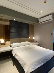 Malate Bayview Mansion 17AB