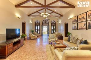 StayVistas Villa Terra - Valley & Lake-View Villa with Spacious Lawn & Indoor Activities