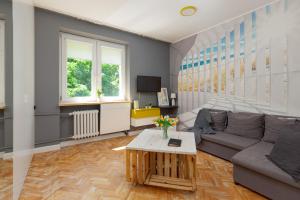 Starlight Apartment in Warsaw by Renters