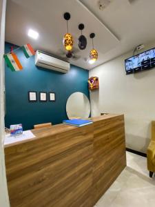 Hotel Blue Wellington - Near Mumbai Airport