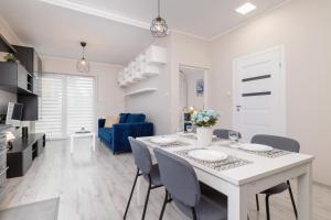 Ground Floor Apartment with Garden and FREE GARAGE in Sosnowiec by Noclegi Renters