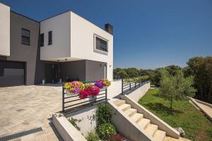 Modernes Apartment mit großer Terrasse 