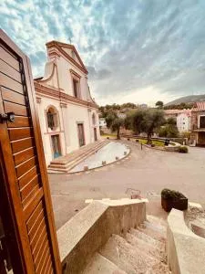 T2 rénové place de l’église - 皮亚纳