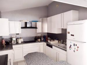 Pretty house with heated pool, close to the ocean