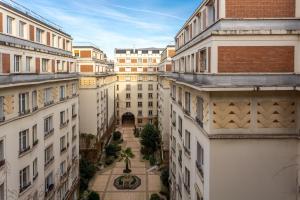 The Carla Suite Eiffel Tower View