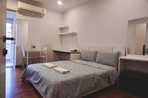 Hip & Funky Sathon15 apartment close to BTS St Louis