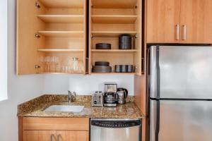 Blueground Midtown gym nr rockefeller center NYC-1413