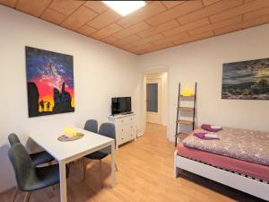 R2 - Urlaubsmagie - 5 Fussminuten zur Elbe, Pool