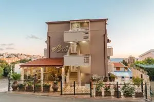 Ani Lux - Bijela Glavica