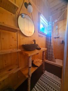 B&B / Chambres d'hotes Le Chalet Du Blanc Spa yoga : photos des chambres