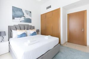 SkylineOasis1BR apt with BurjKhalifa & CanalView