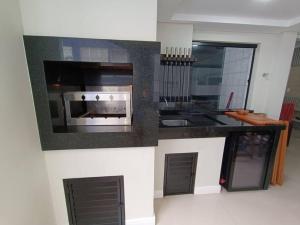 Vista mar com ótima localização na meia praia