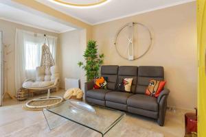 Beautiful and cozy Villa with private pool in urb, San Luis, El Chaparral, Torre