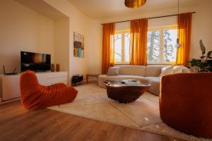 2-Bedroom Apt Above Venti Restaurant Near Xpo